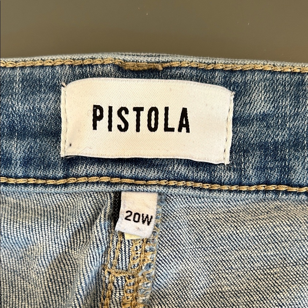 Pistola Light wash 5 pocket jeans. EUC